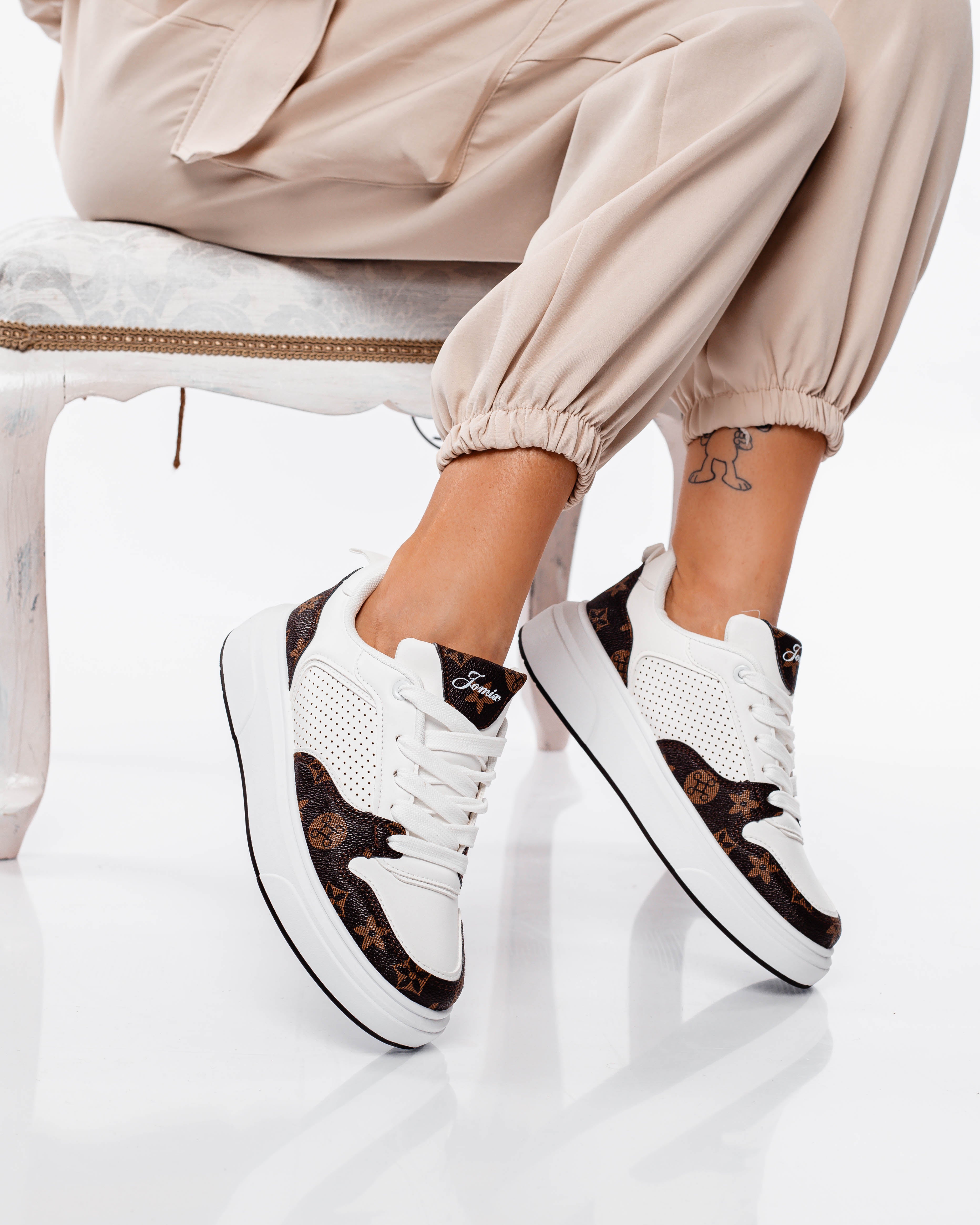 Sneakers με printed details - SN2414